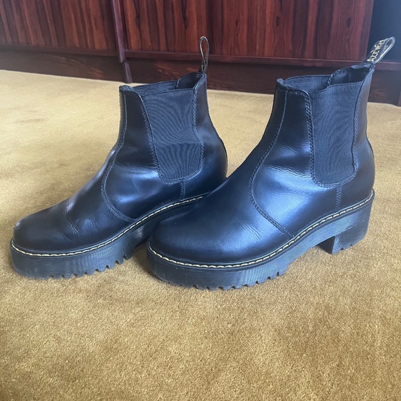 DR. MARTENS Rometty Wyoming Platform Chelsea Boot - Picture 15 of 16